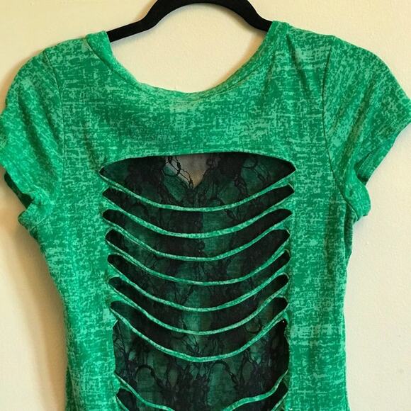 Spencer’s M/M Irish t-shirt floral black lace green yellow casual - Picture 6 of 8